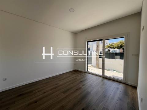 Moradia T4 Venda em Fernão Ferro,Seixal