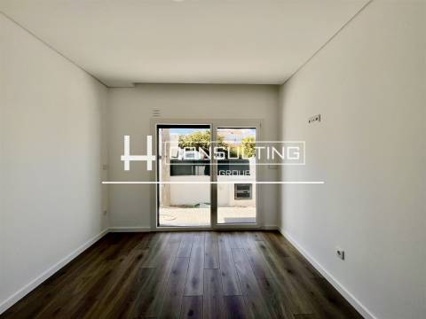 Moradia T4 Venda em Fernão Ferro,Seixal