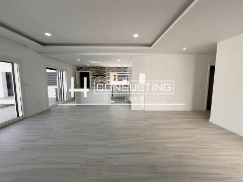 Moradia T4 Venda em Fernão Ferro,Seixal