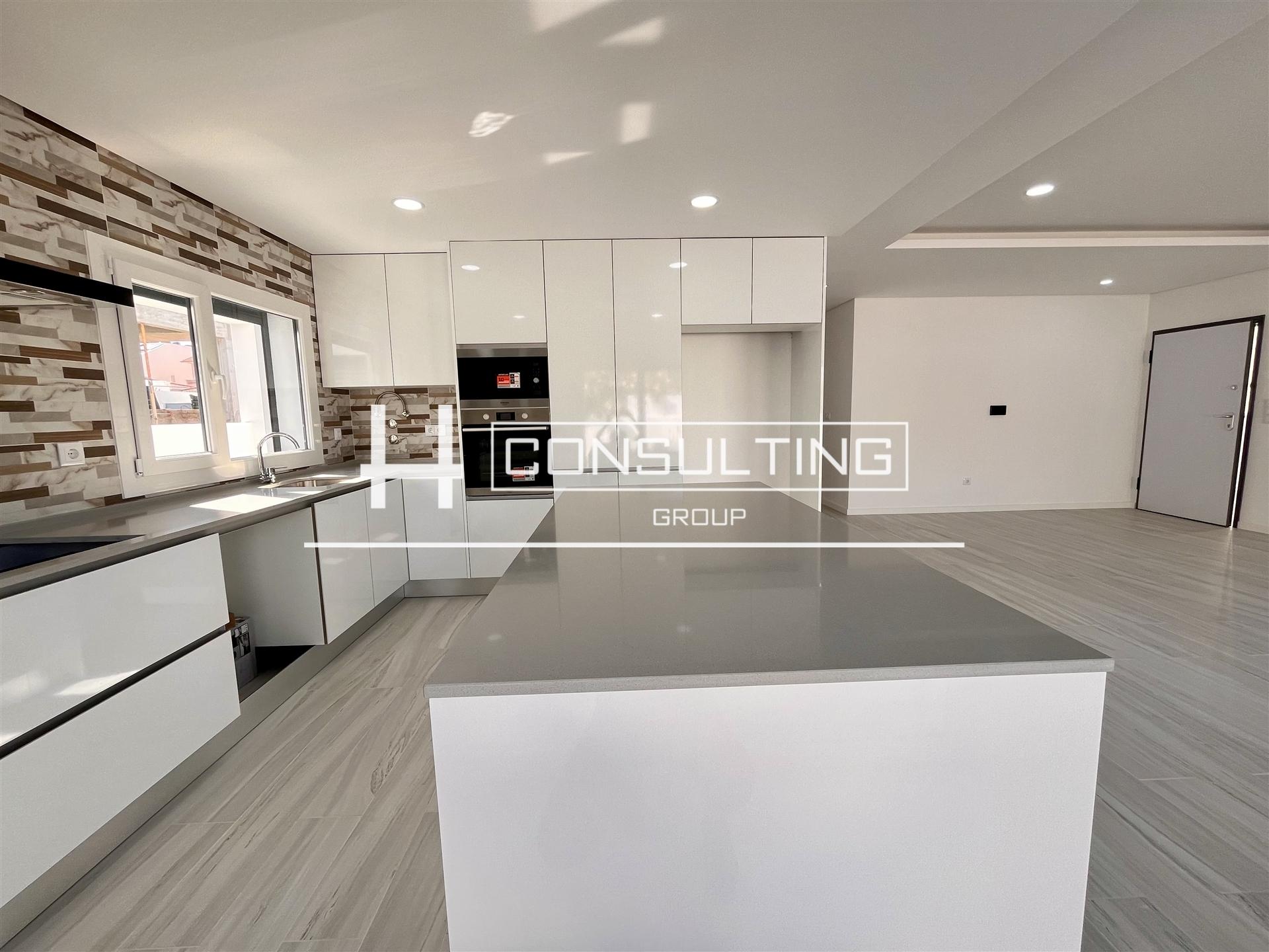 Moradia T4 Venda em Fernão Ferro,Seixal