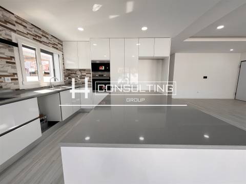 Moradia T4 Venda em Fernão Ferro,Seixal