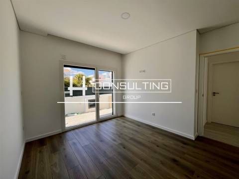 Moradia T4 Venda em Fernão Ferro,Seixal