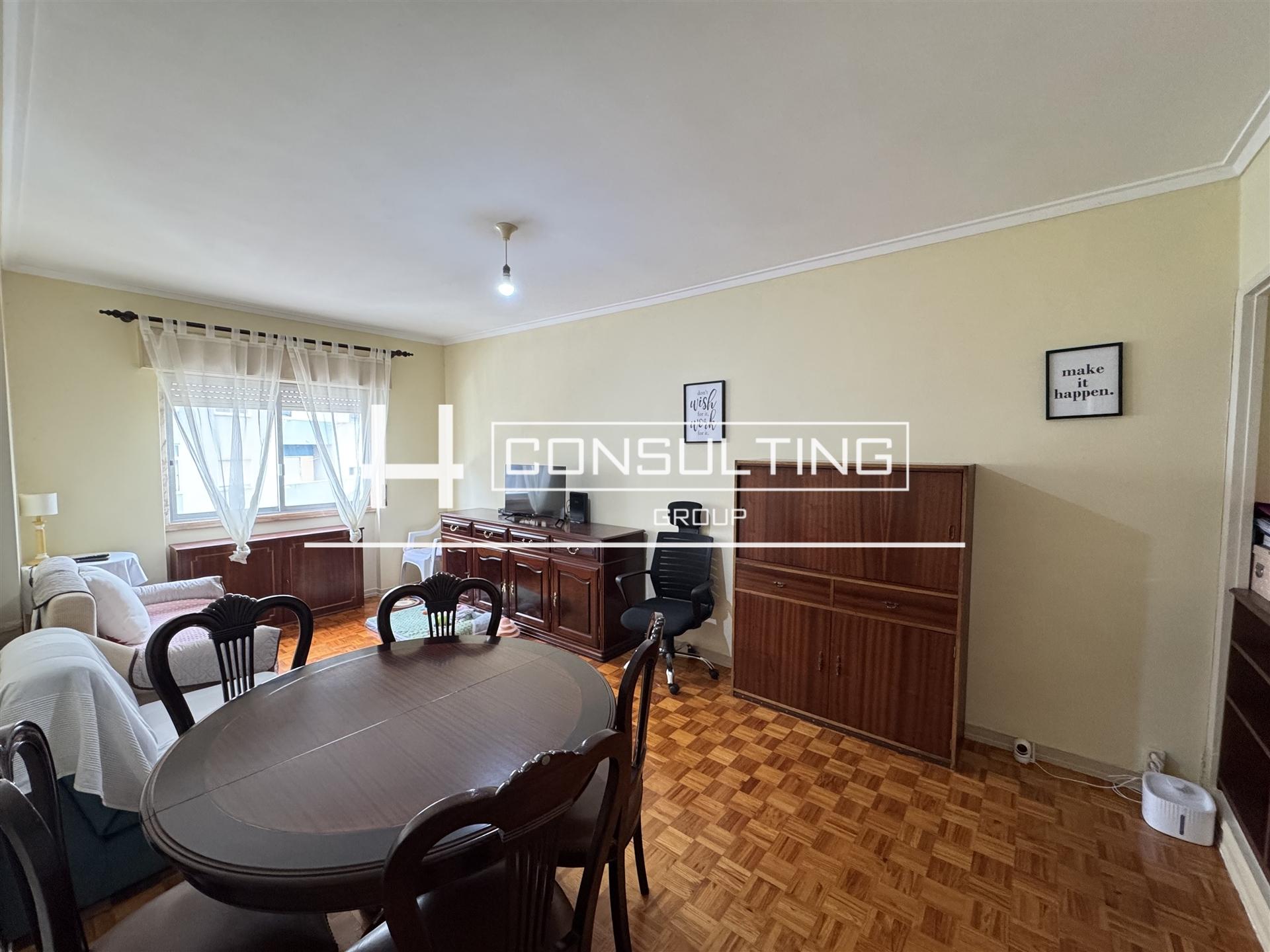 Apartamento T2 Venda em Mina de Água,Amadora