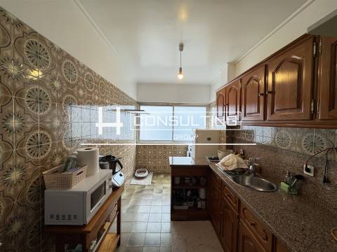 Apartamento T2 Venda em Mina de Água,Amadora