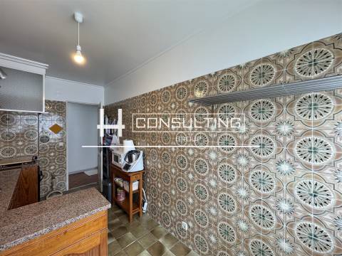 Apartamento T2 Venda em Mina de Água,Amadora