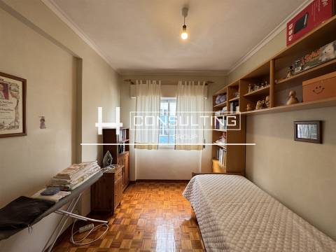 Apartamento T2 Venda em Mina de Água,Amadora