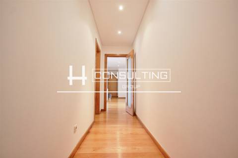 Apartamento T2 Arrendamento em Parque das Nações,Lisboa