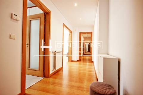 Apartamento T2 Arrendamento em Parque das Nações,Lisboa