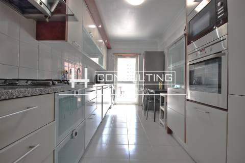 Apartamento T2 Arrendamento em Parque das Nações,Lisboa