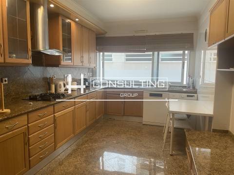 Apartamento T4 Arrendamento em Parque das Nações,Lisboa