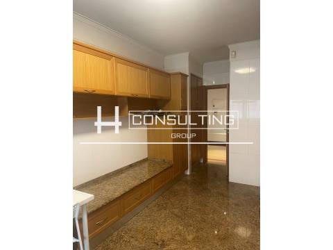 Apartamento T4 Arrendamento em Parque das Nações,Lisboa