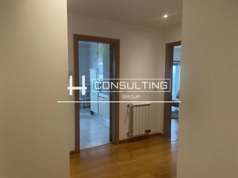 Apartamento T2 Arrendamento em Parque das Nações,Lisboa