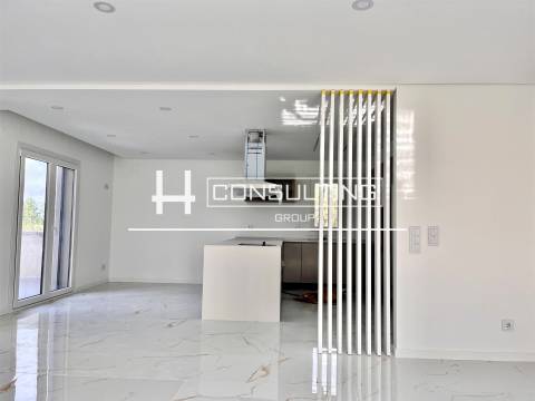 Moradia T4 DUPLEX Venda em Fernão Ferro,Seixal