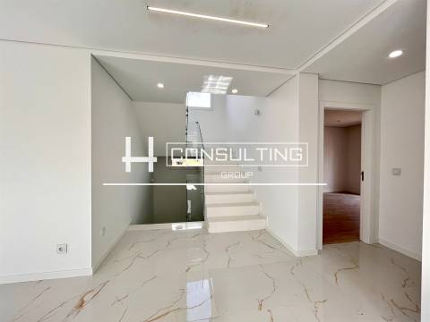 Moradia T4 DUPLEX Venda em Fernão Ferro,Seixal