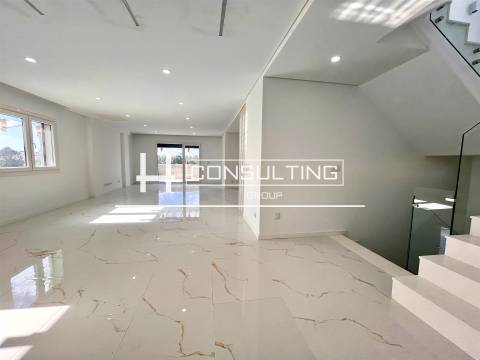 Moradia T4 DUPLEX Venda em Fernão Ferro,Seixal