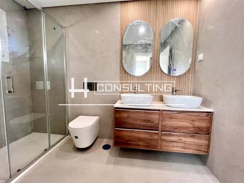 Moradia T4 DUPLEX Venda em Fernão Ferro,Seixal