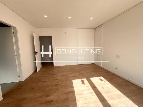 Moradia T4 DUPLEX Venda em Fernão Ferro,Seixal