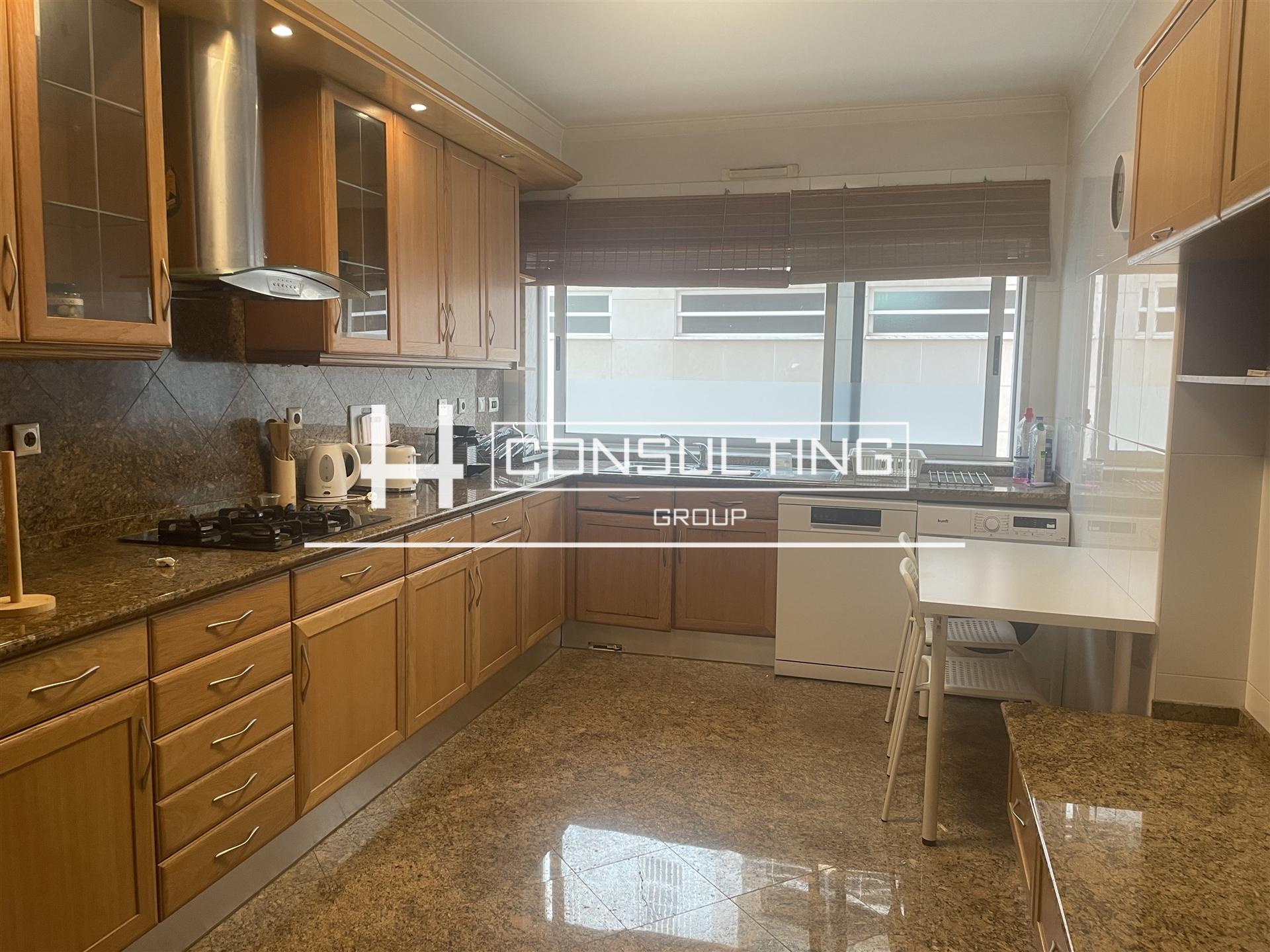 Apartamento T4 Venda em Parque das Nações,Lisboa