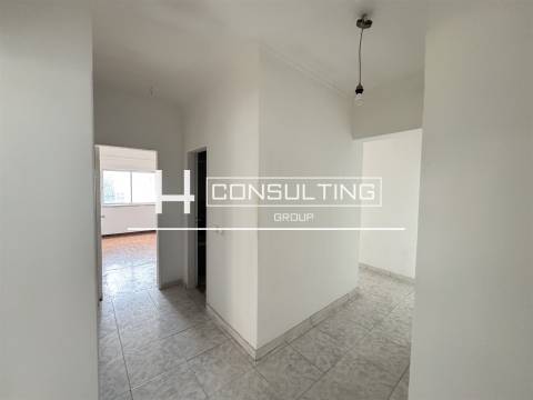 Apartamento T3 Venda em Mina de Água,Amadora