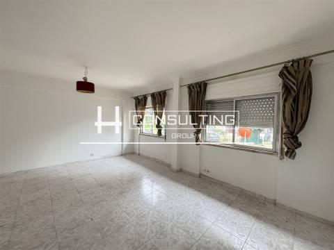 Apartamento T3 Venda em Mina de Água,Amadora