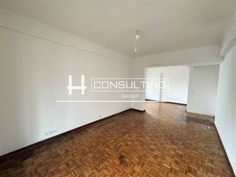 Apartamento T3 Venda em Mina de Água,Amadora