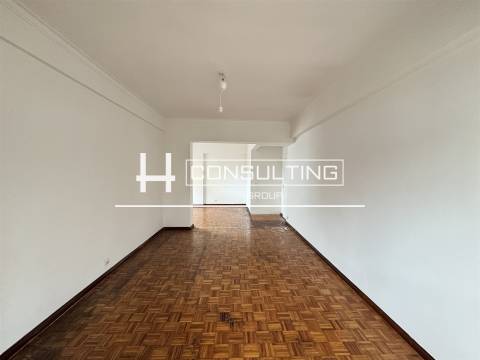 Apartamento T3 Venda em Mina de Água,Amadora