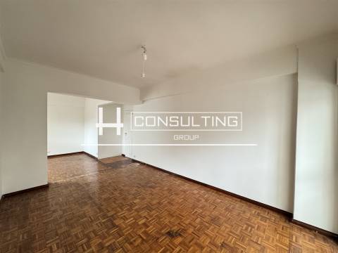 Apartamento T3 Venda em Mina de Água,Amadora