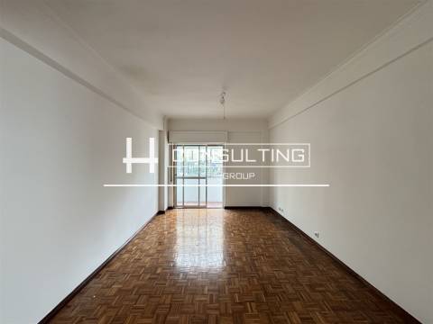 Apartamento T3 Venda em Mina de Água,Amadora