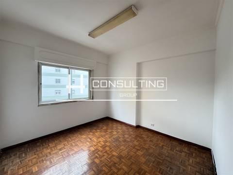 Apartamento T3 Venda em Mina de Água,Amadora