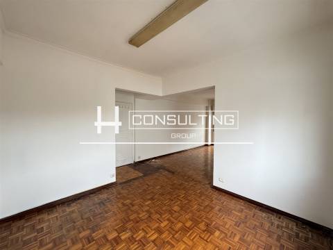 Apartamento T3 Venda em Mina de Água,Amadora