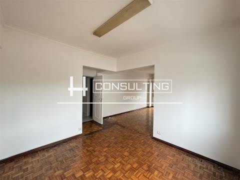 Apartamento T3 Venda em Mina de Água,Amadora