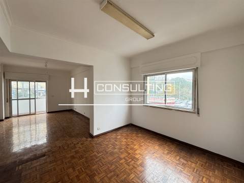 Apartamento T3 Venda em Mina de Água,Amadora