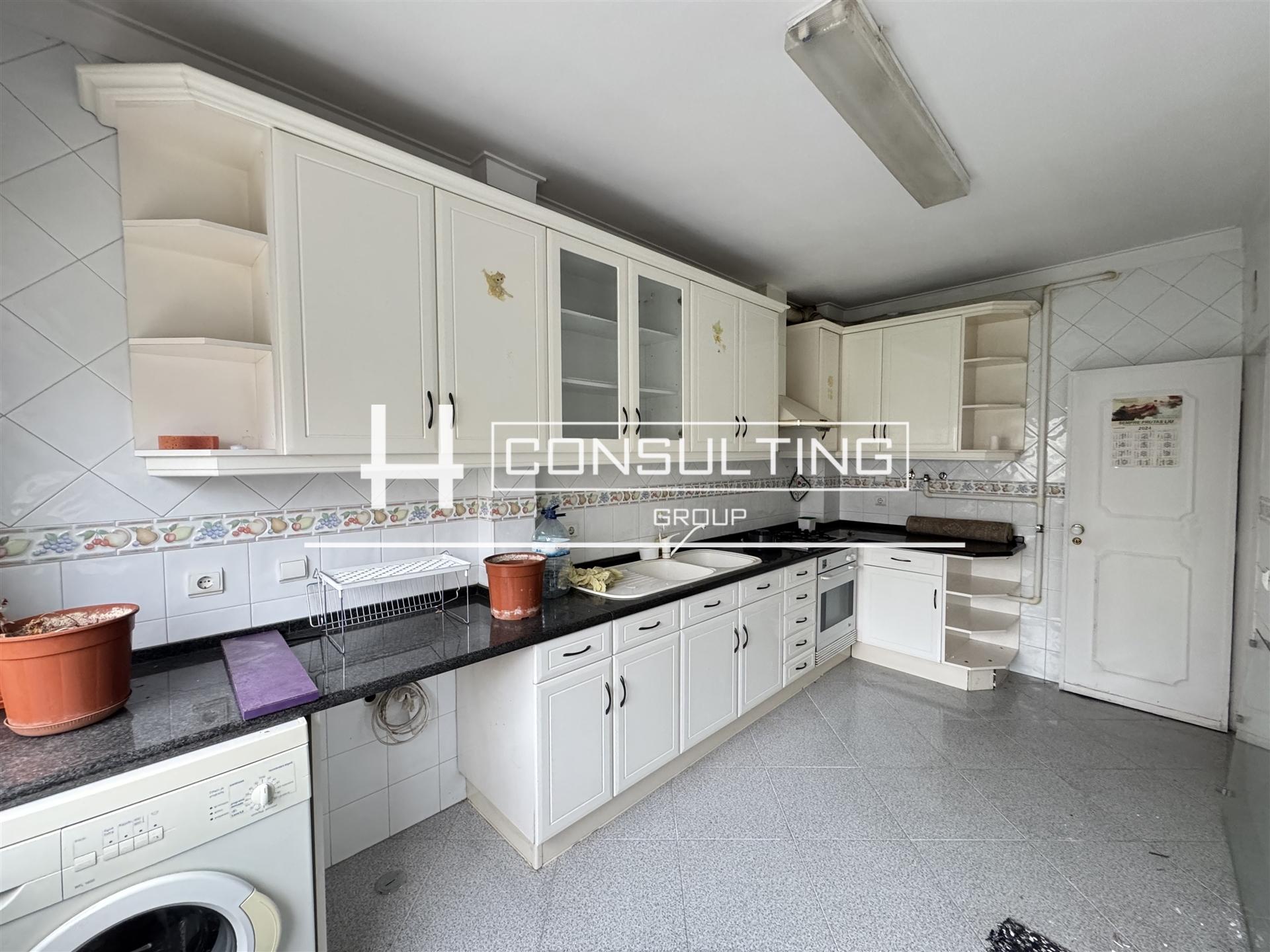 Apartamento T3 Venda em Mina de Água,Amadora