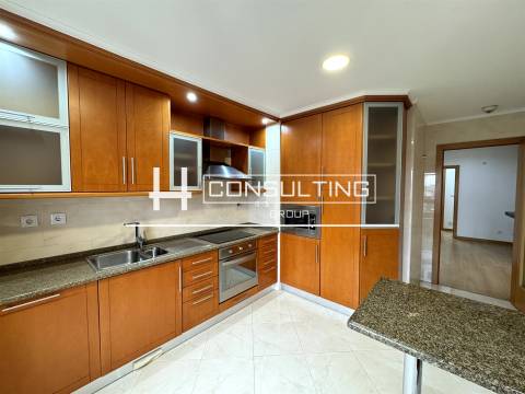 Apartamento T3 Venda em Odivelas,Odivelas