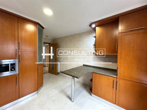 Apartamento T3 Venda em Odivelas,Odivelas