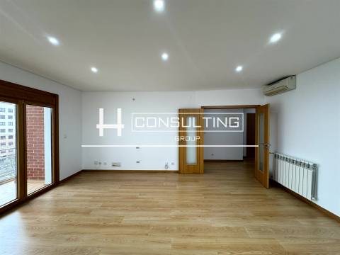 Apartamento T3 Venda em Odivelas,Odivelas