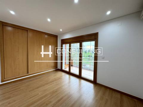 Apartamento T3 Venda em Odivelas,Odivelas