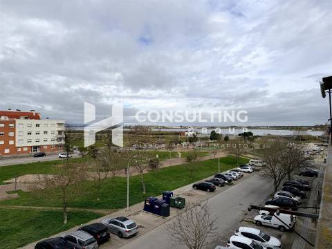 Apartamento T2 DUPLEX Venda em Alhos Vedros,Moita