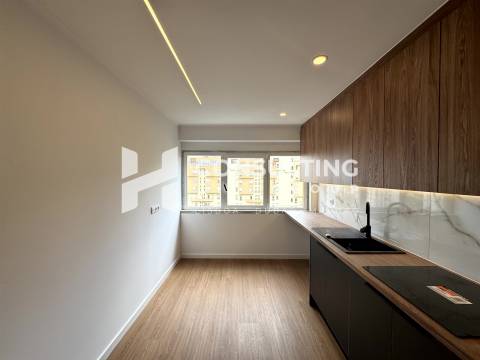 Apartamento T2 Venda em Carregado e Cadafais,Alenquer