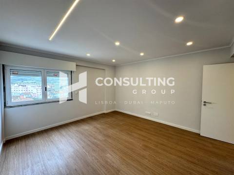 Apartamento T2 Venda em Carregado e Cadafais,Alenquer