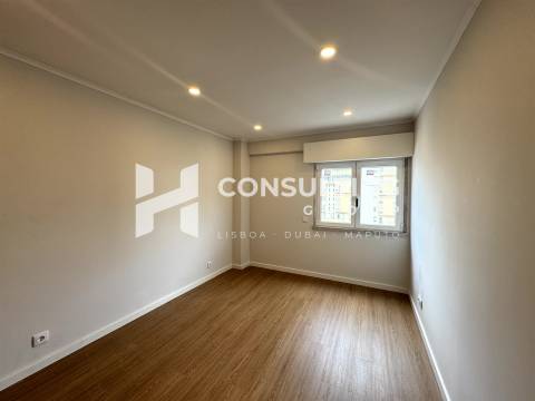Apartamento T2 Venda em Carregado e Cadafais,Alenquer