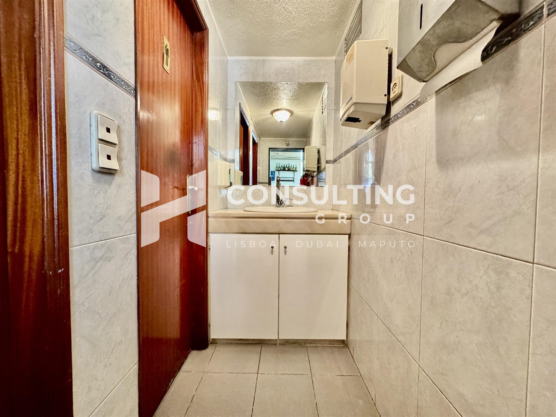 Loja  Trespasse em Mina de Água,Amadora