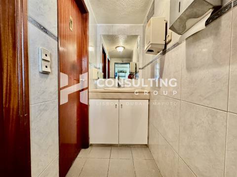 Loja  Trespasse em Mina de Água,Amadora