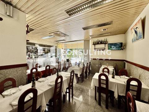 Loja  Trespasse em Mina de Água,Amadora