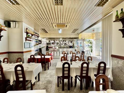 Loja  Trespasse em Mina de Água,Amadora