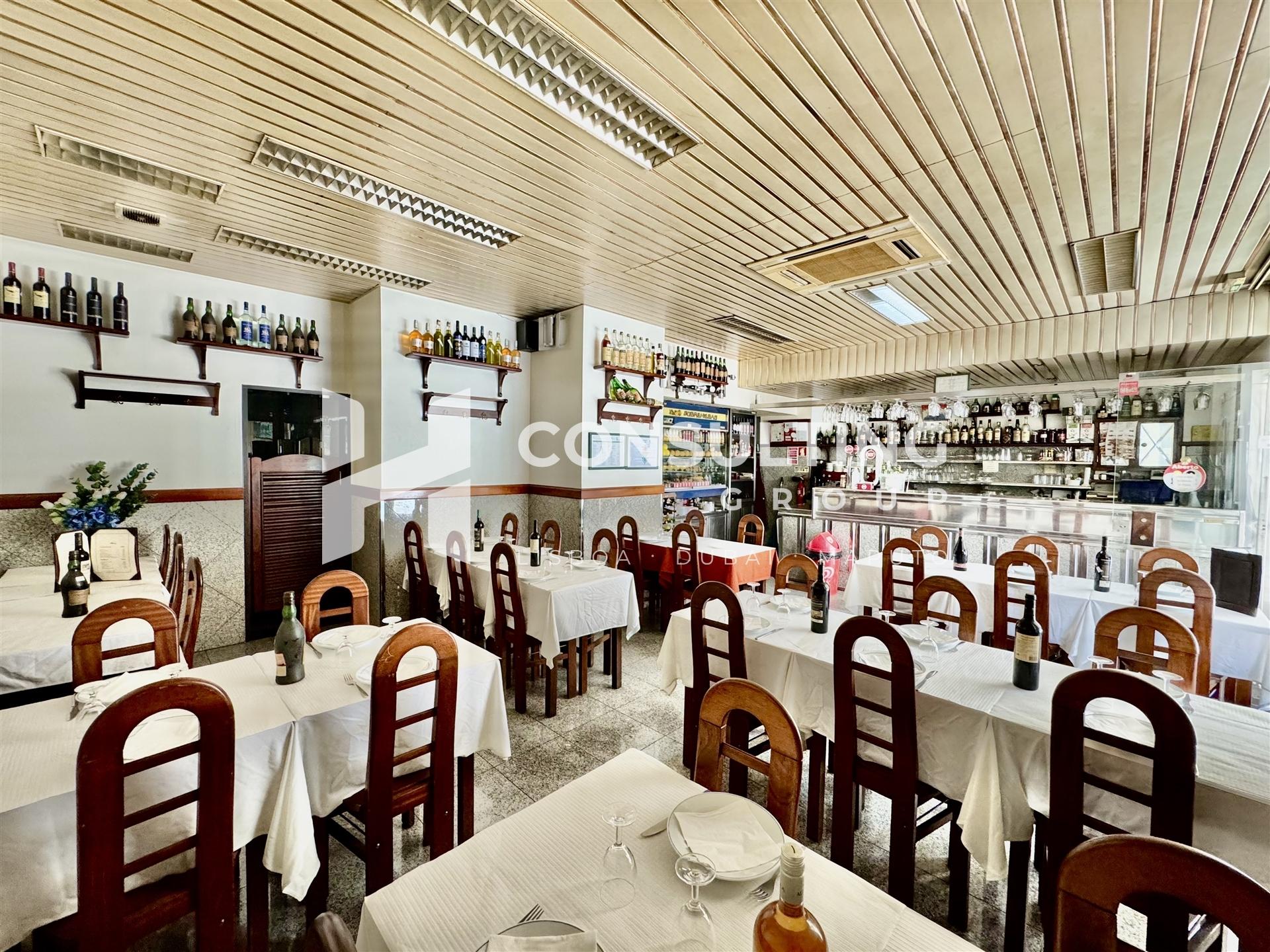 Loja  Trespasse em Mina de Água,Amadora