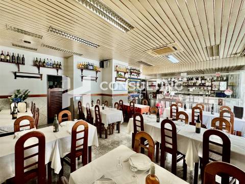 Loja  Trespasse em Mina de Água,Amadora