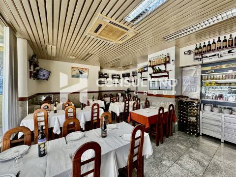 Loja  Trespasse em Mina de Água,Amadora