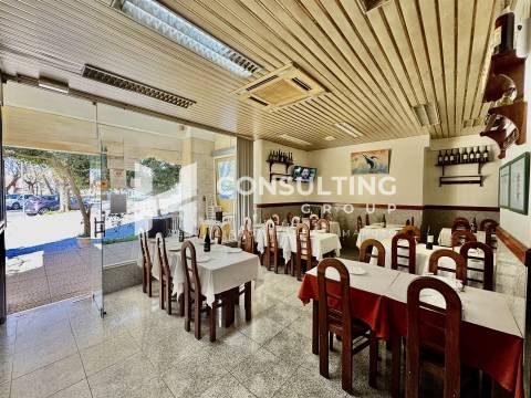 Loja  Trespasse em Mina de Água,Amadora