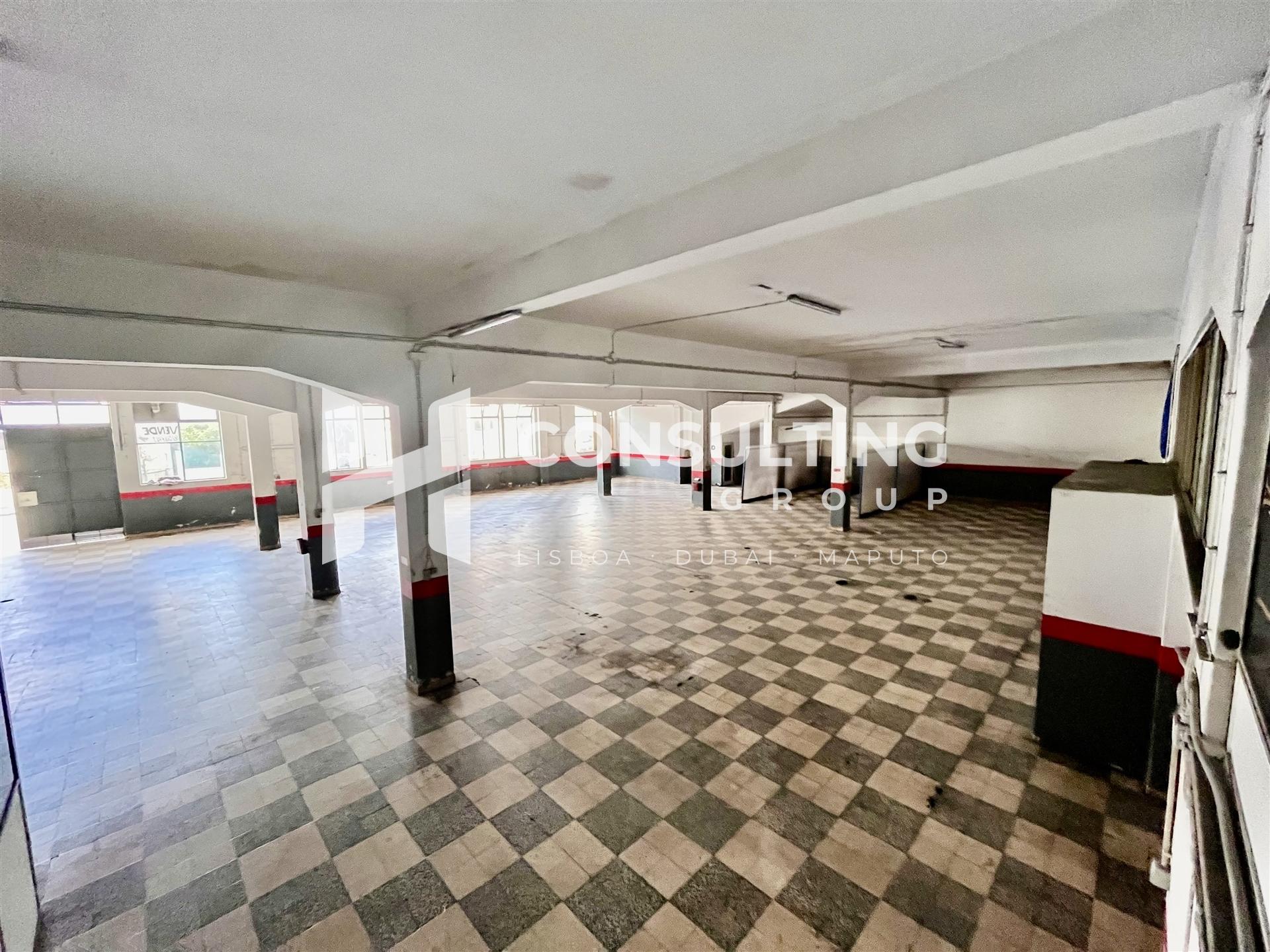 Armazém  Venda em Amora,Seixal